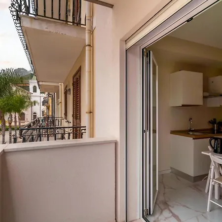 Loft Piazza Durante Apartmán Letojanni